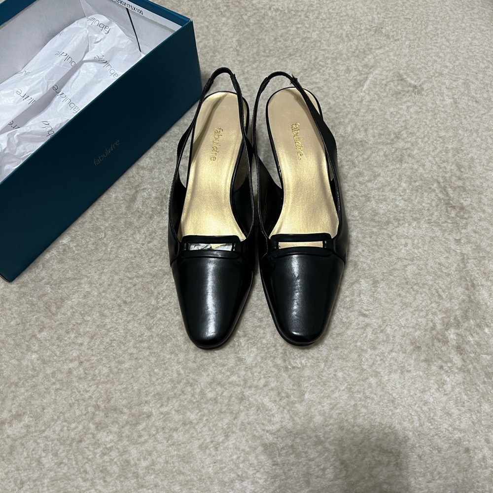 Fabulaire Black Shoes (kitten heel) - Women’s Size 7M